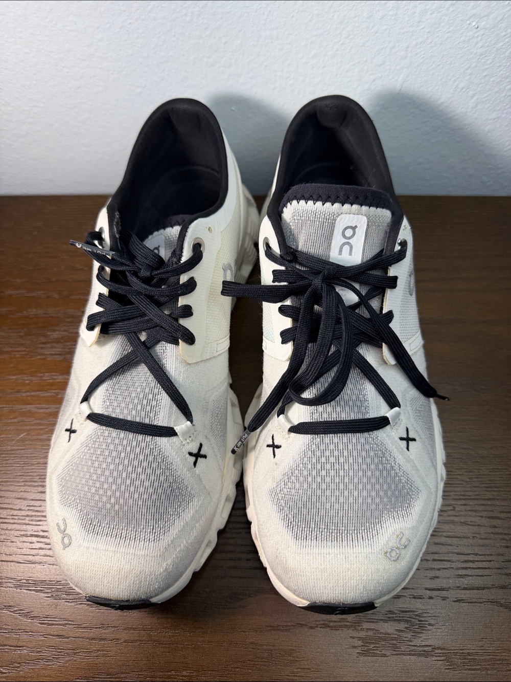 On Running Off-White & Black Low-Top Knit Sneakers